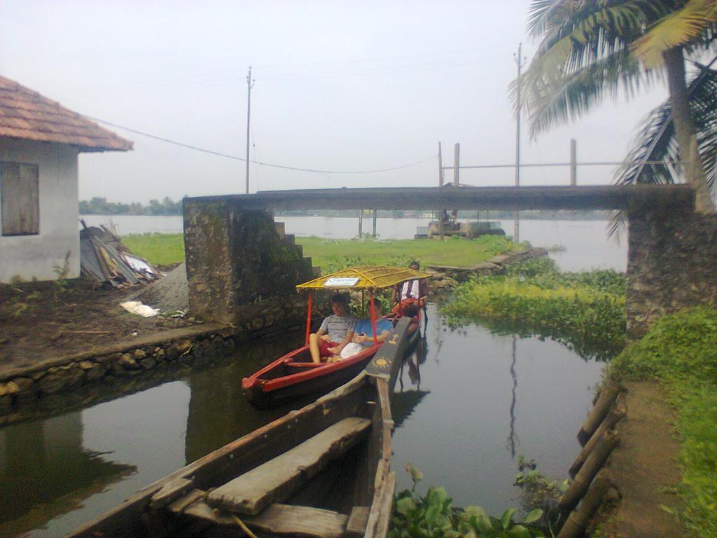 Funky Art Beach House Alappuzha Exterior foto